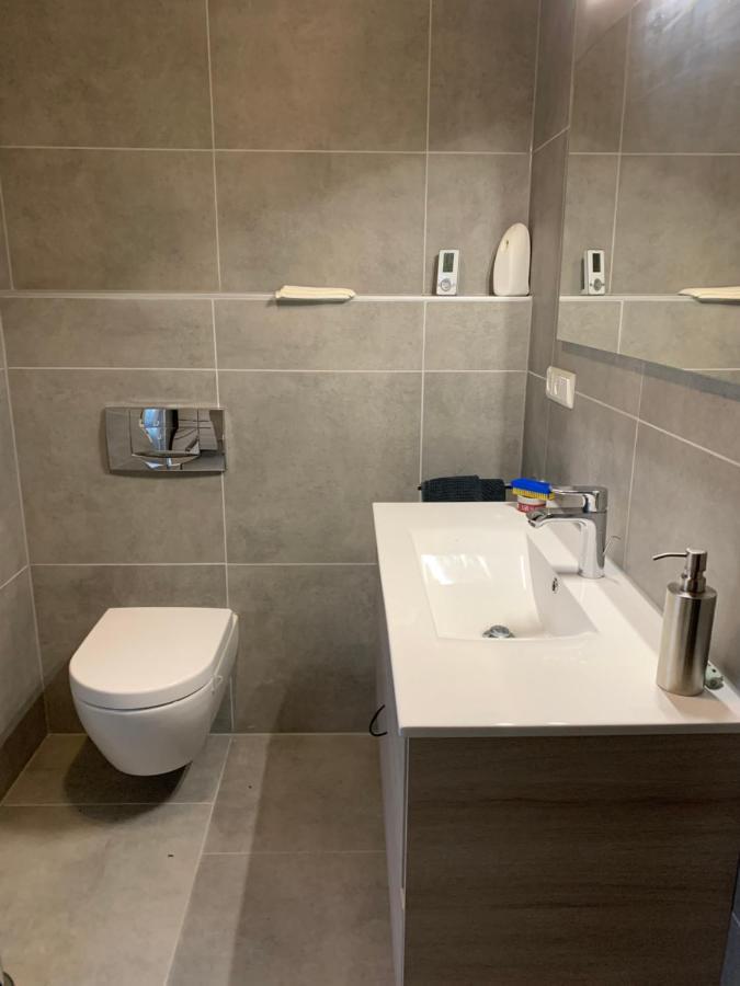 ÜberherrnBoardinghouse Saargauアパートメント エクステリア 写真